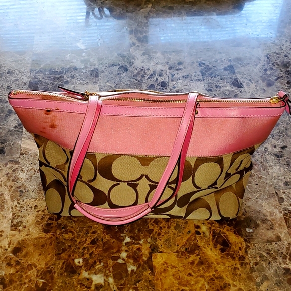 Coach - Picture 2 of 5